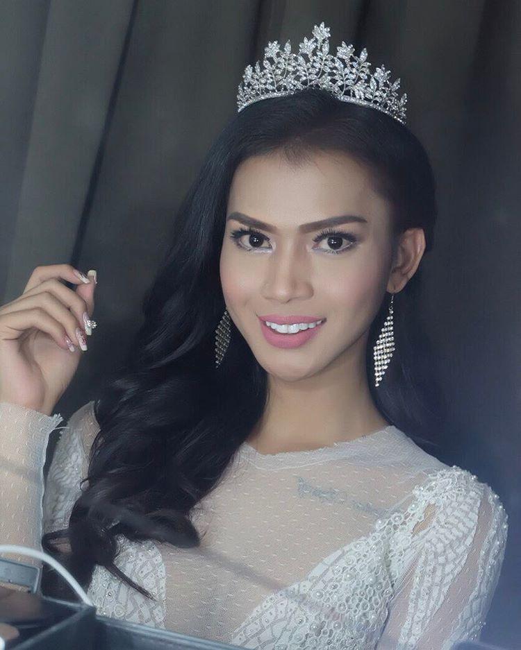 Dinda Syarif, Model Transgender Seksi yang Bikin Heboh - ShowBiz