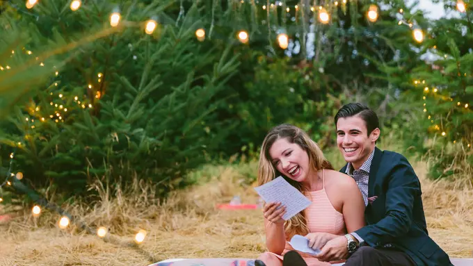 Pssst, Ini Nih Kode-kode untuk Ngajak Pacar Nikah!