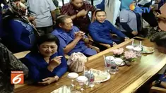 Agus Harimurti Yudhoyono kritisi pemerintah soal guru honorer yang tak bisa jadi PNS karena pembatasan umur.