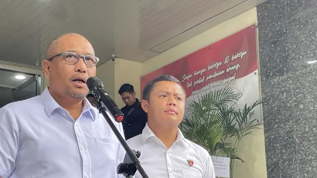 Direktur Reserse Kriminal Umum Polda Metro Jaya, Kombes Wira Satya Triputra mengumumkan kasus kematian anak Tamara Tyasmara ke penyidikan.