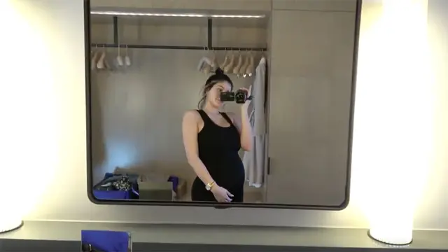 [Bintang] Kylie Jenner