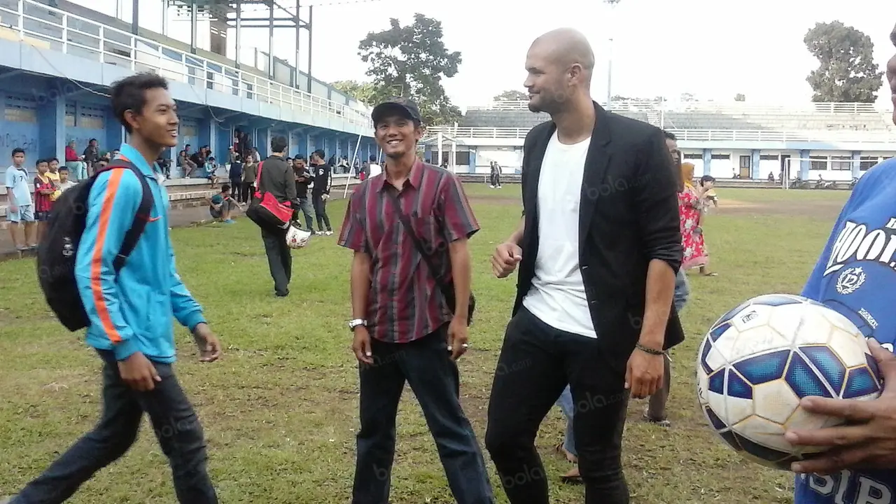 Sergio Van Dijk Hadir Bobotoh Antusias