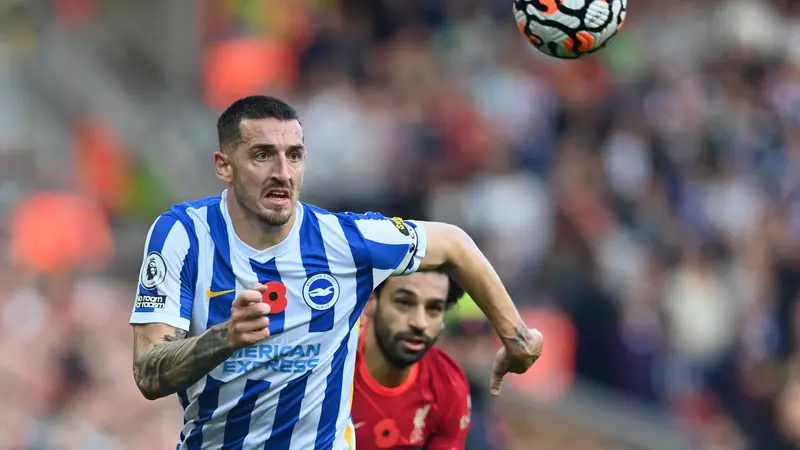 Pemain Brighton Lewis Dunk