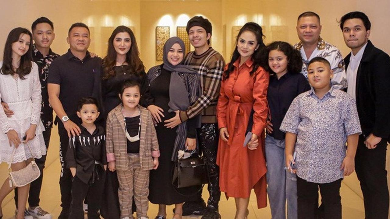 8 Momen Kumpul Bareng Keluarga Anang Hermansyah dan Krisdayanti, Curi Perhatian