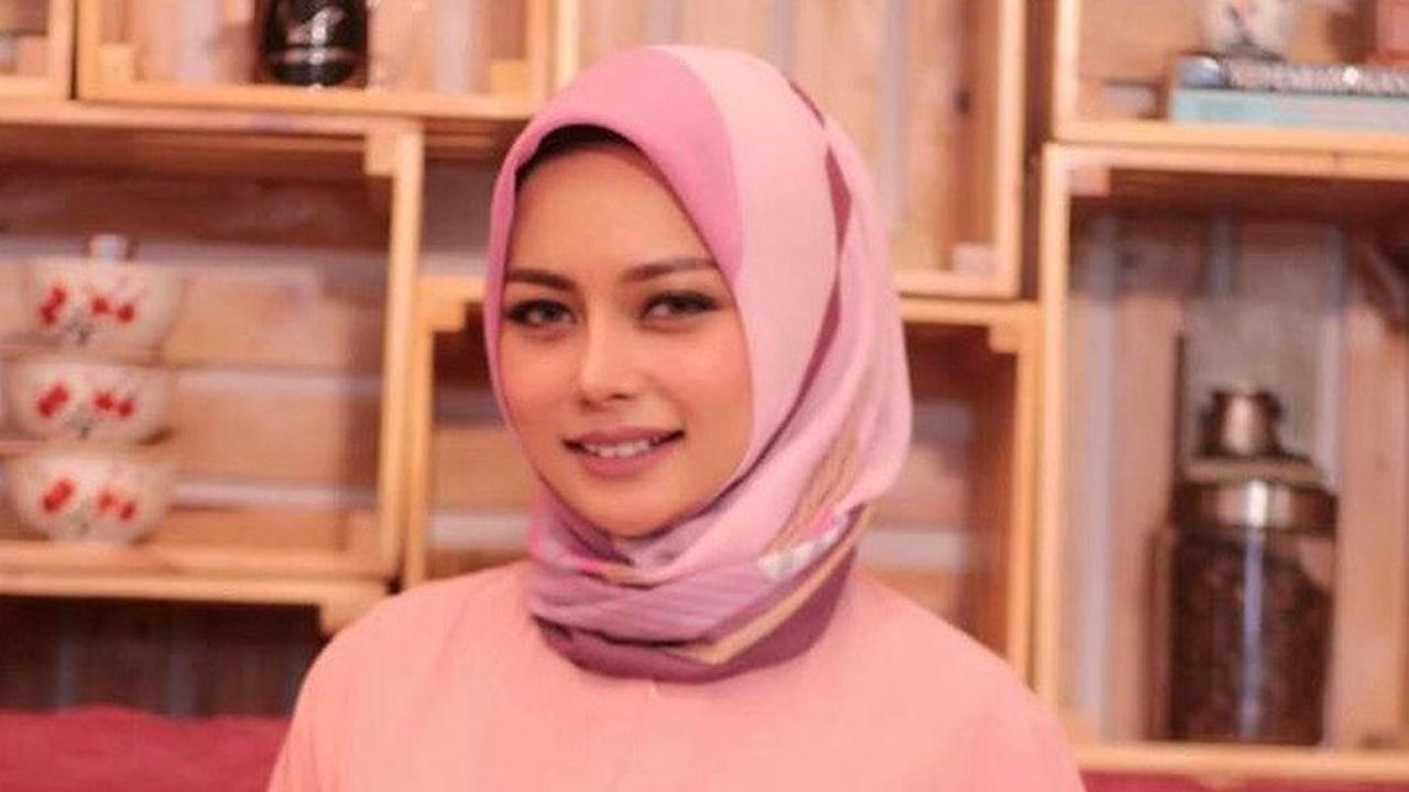 Larassati Kusnandar mulai merasakan kemudahan dibalik keputusannya berhijab.