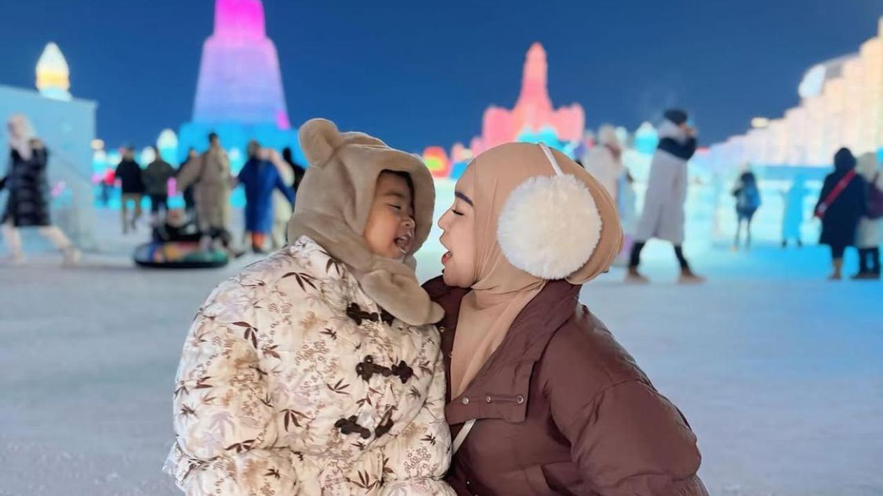 7 Potret Ria Ricis dan Moana Bahagia Liburan di Harbin Suhu -15 C, Menikmati Salju dan Cinta di Cuaca Ekstrem