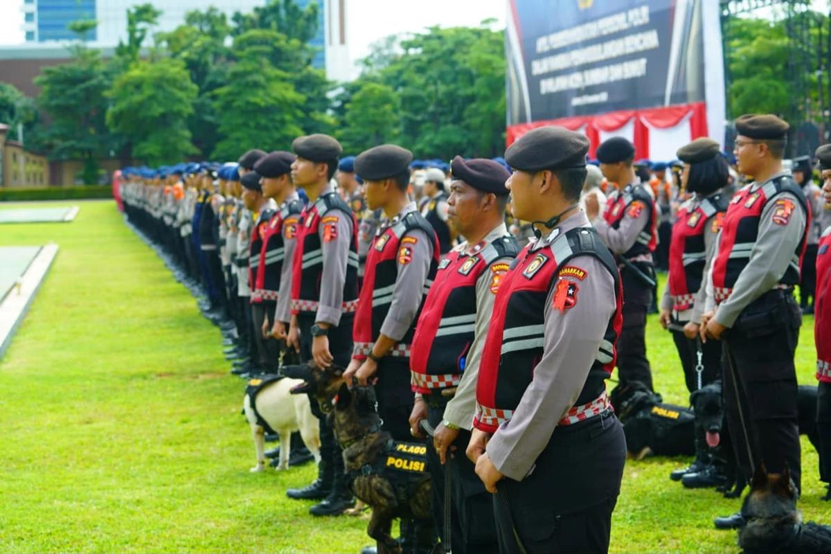 FOTO:Polri Berangkatkan Personel untuk Penanganan Bencana di Sumatera