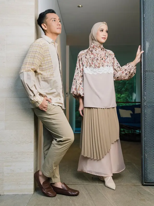 Model Baju Pasangan ala Fanny Gabriana dan Suami, Tampil Modis saat Bukber dan Lebaran