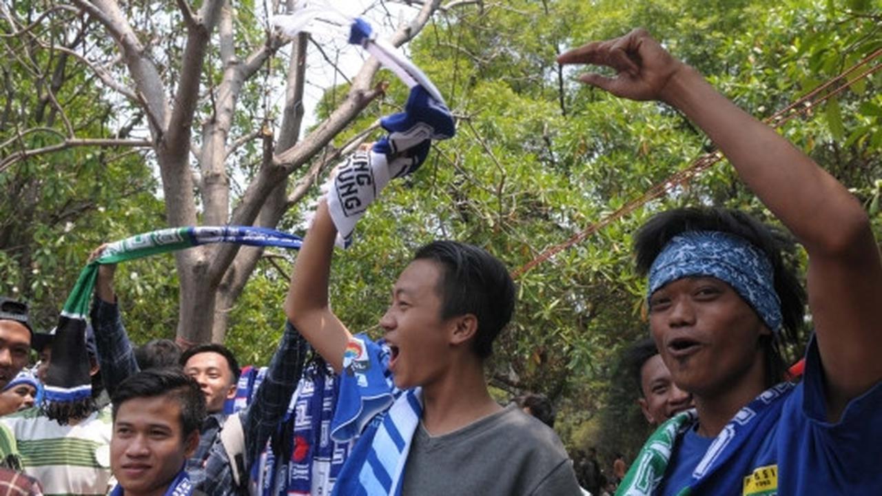 Ribuan Bobotoh mulai berdatangan di Gelora Bung Karno