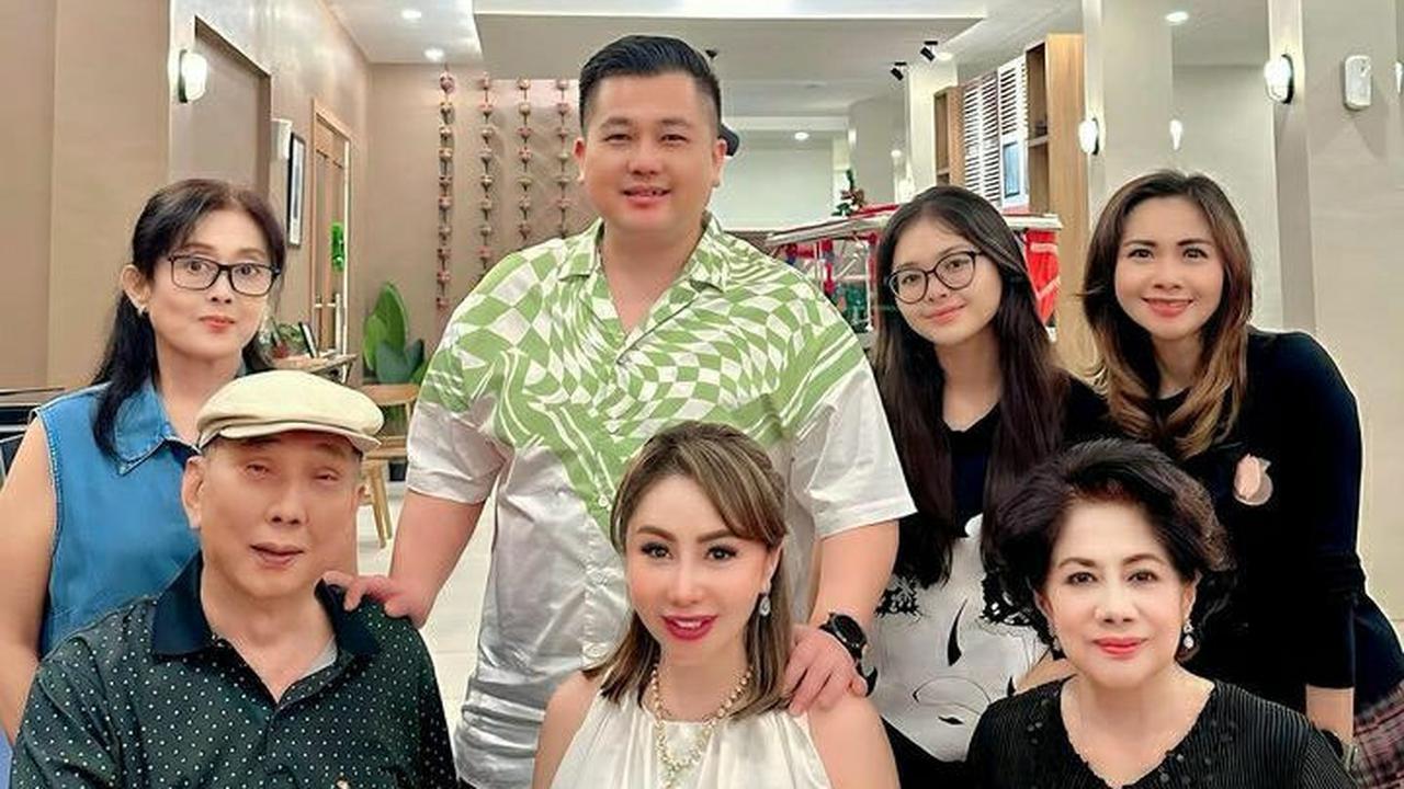 Bersama Mama dan Papa Mertua