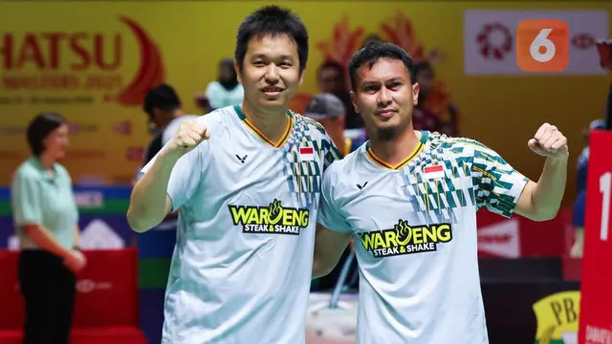 Foto: Momen Hendra Tegarkan Ahsan, Akhir Perjalanan The Daddies Terhenti di 16 Besar Indonesia Masters 2025
