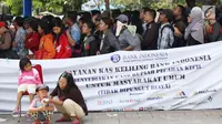 Masyarakat Rela Antre di Monas untuk Dapat Uang Baru