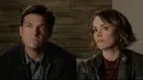 Diceritakan Max (Jason Bateman) dan Annie (Rachel McAdams) berteu dengan Brooks (Kyle Chandler) yang menjanjikkan mereka permainan misteri pembunuhan yang tak terlupakan. (Youtube)