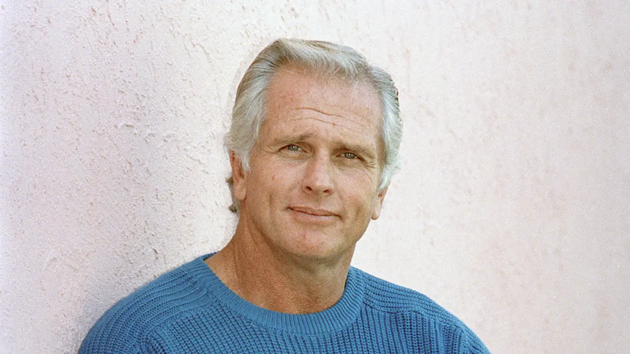 Aktor Tarzan, Ron Ely. ((AP Photo/Reed Saxon, File)