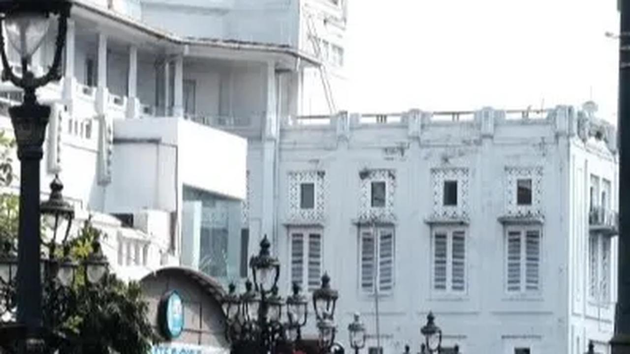 1.&nbsp;Kota Lama Semarang
