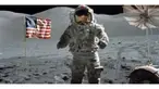 Bukan hal yang berbau astronomi, benda-benda unik ini tertinggal di bulan oleh para astronot saat berkunjung ke sana.