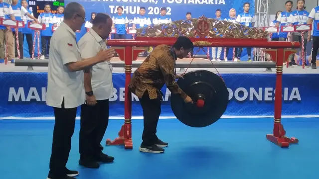 Pembukaan Kejurnas Remaja dan Junior Angkat Besi 2022
