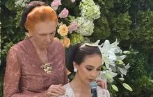 Potret Cantik Desa Maya Ibunda Luna Maya di Momen Siraman Sang Putri, Tampil Anggun dengan Kebaya dan Sanggul Tekuk di Usia 79 Tahun