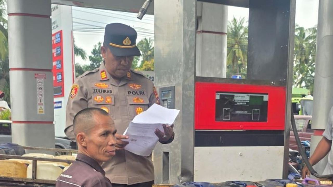 Polres Pasaman Barat Pastikan Pengecekan BBM Bio Solar di SPBU Sesuai Aturan
