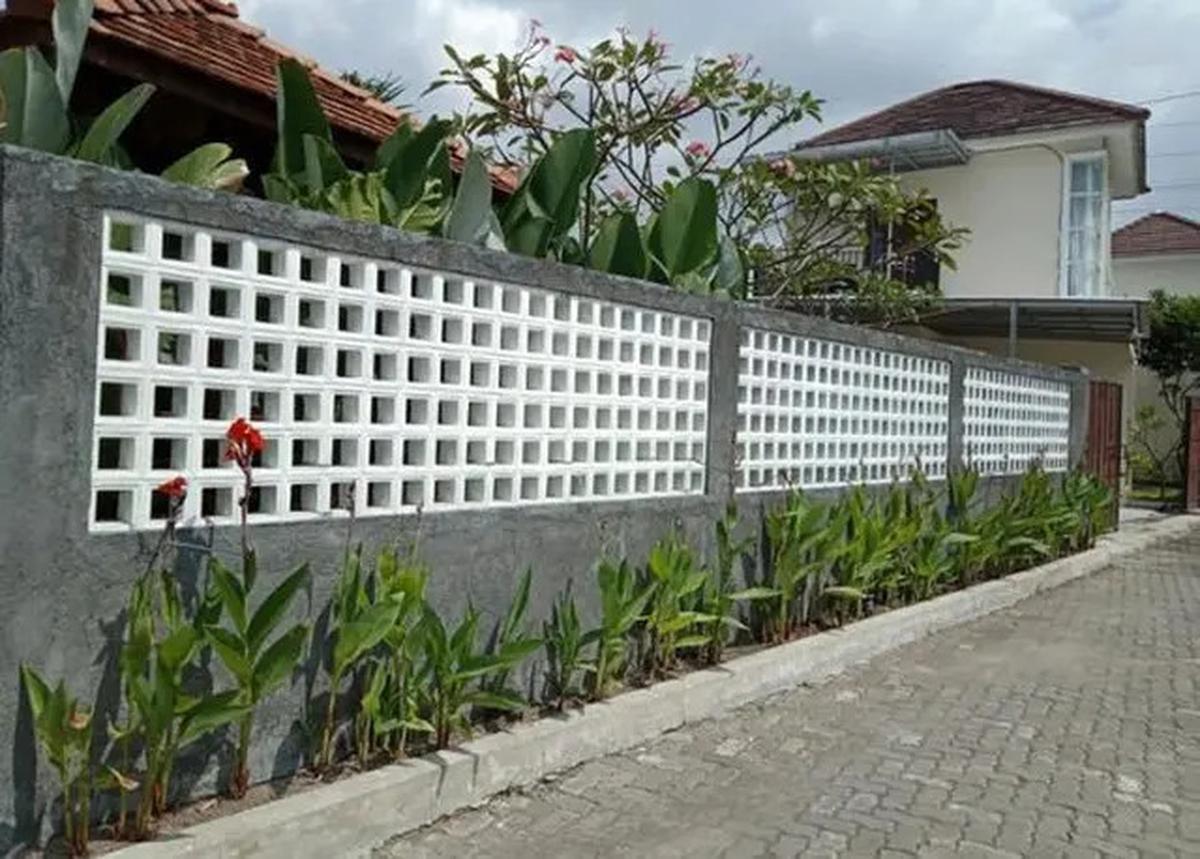 10 Desain Pagar Tembok Minimalis yang Unik dan Bikin Rumah Makin Estetik