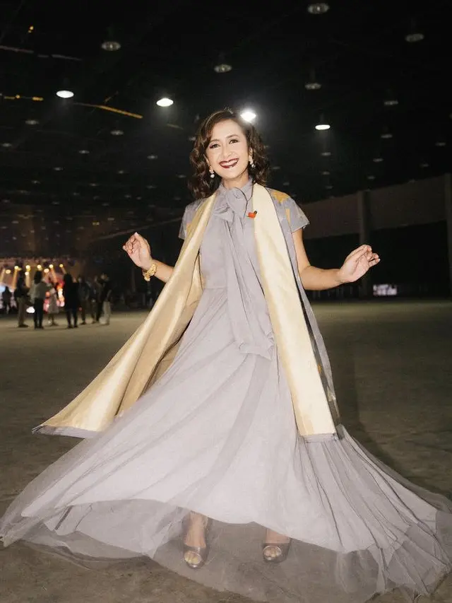 Pesona Widi Be3 yang Kini Sedang Hamil di Usia 43 Tahun (Sumber: Instagram/widimulia)