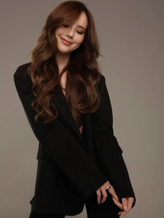 Agatha Chelsea pamer gaya elegan dan natural. (credit:instagram.com/agatha_chelsea)