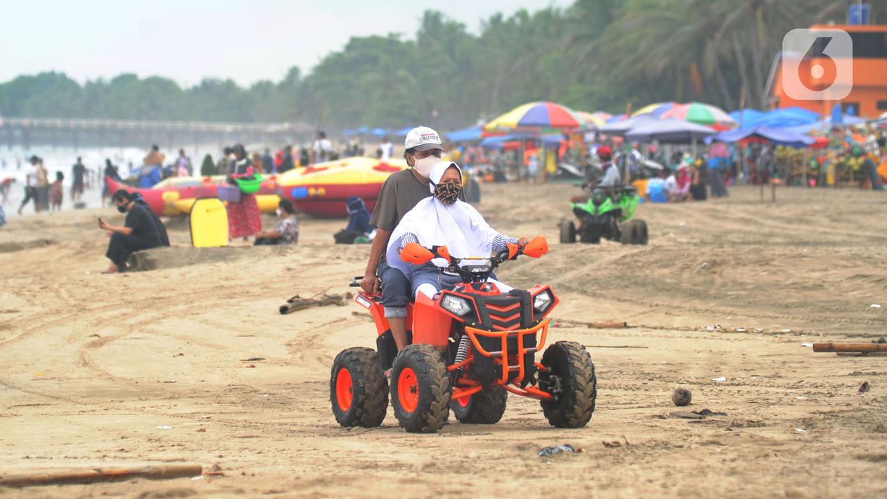 Pantai Anyer Kembali Disambangi Wisatawan