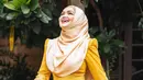 Kabar bagia datang dari penyanyi cantik Siti Nurhaliza. Ia mengumumkan lewat unggahan di akun Instagramnya tengah hamil, mengandung anak kedua. Di usia 41 tahun, Siti bersyukur masih dipercaya memiliki momongan lagi. (Instagram/ctdk)