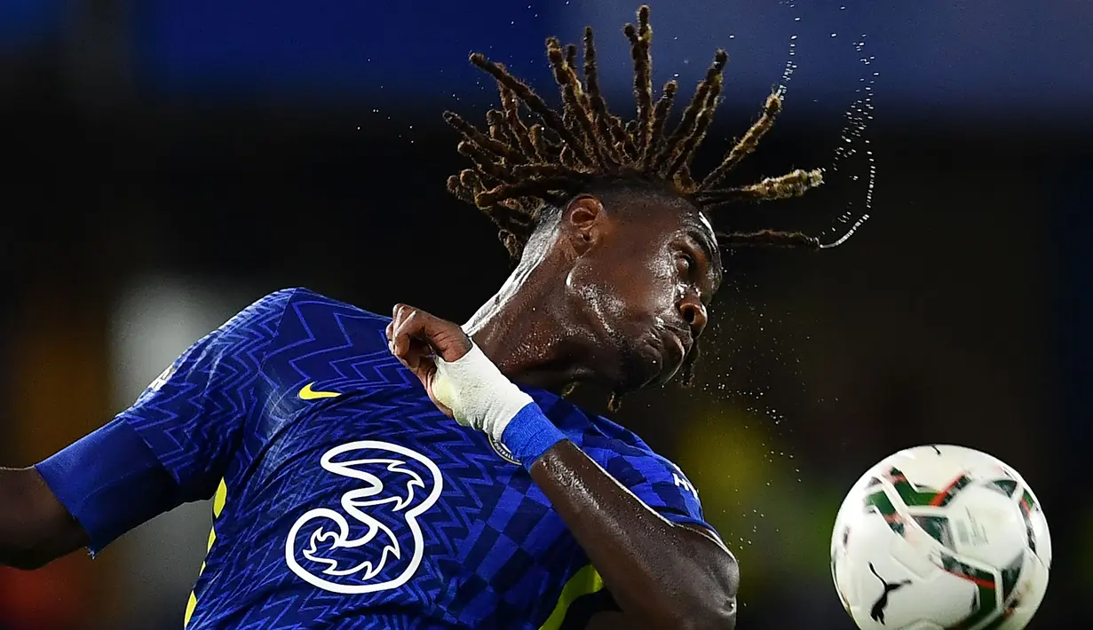 Chelsea terus tingkatkan tempo permainan untuk memenangkan pertandingan. Sayangnya hingga laga usai skor satu sama tak berubah. Pertandingan berlanjut ke babak adu penalti (AFP/Ben Stansall)