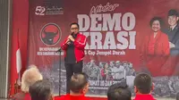 PDI Perjuangan Kota Tangerang Selatan melakukan aksi mimbar bebas dan kembali melakukan cap jempol darah membuktikan kesetiaan terhadap Megawati Soekarnoputri selaku Ketua Umum PDIP.