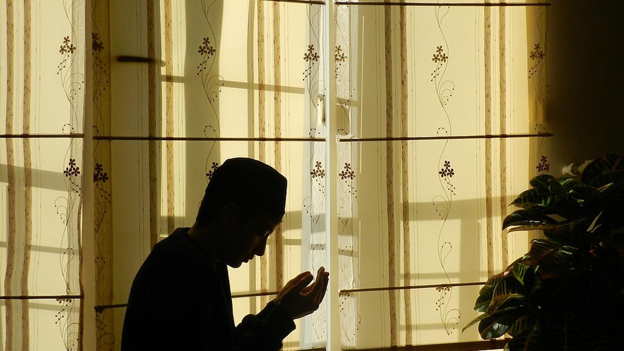 Tata Cara Sholat Hajat Lengkap dengan Doanya, Perlu Diketahui