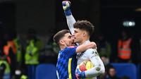 Penyelamatan penalti Kepa Arrizabalaga di menit-menit akhir babak extra time mengantarkan Chelsea lolos ke putaran kelima Piala FA 2021/2022. Chelsea berhasil menang 2-1 (1-1) usai mengatasi perlawanan tamunya Plymouth Argyle di putaran keempat, Sabtu (5/2/2022). (AFP/Glyn Kirk)