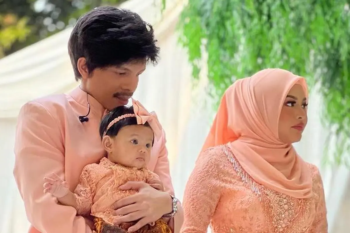 Gaya Aurel Hermansyah, Ashanty, dan Krisdayanti Berkebaya di Acara Tedak Siten Ameena