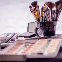 Ilustrasi Makeup/credit: @pexels/AndersonGuerra