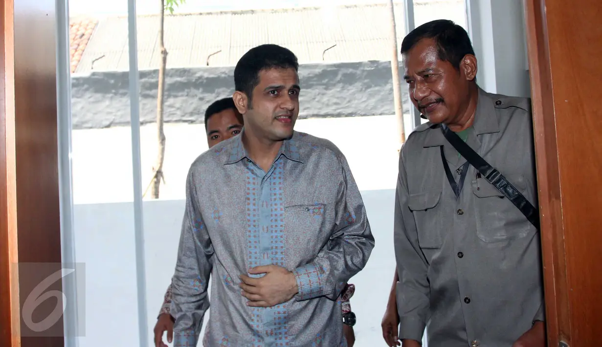 Tersangka kasus dugaan suap M. Nazaruddin saat hadir di Pengadilan Tipikor, Jakarta, Rabu (6/1). M. Nazaruddin akan mendengarkan keterangan saksi yang akan hadir di pengadilan. (Liputan6.com/Helmi Afandi)