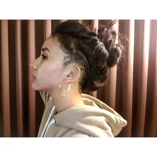 6 Gaya Rambut Adinda Azani, Dari Pendek Hingga Skinhead