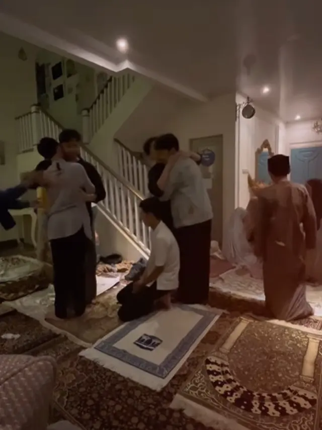 6 Potret Bukber di Rumah Fairuz A Rafiq, Rutin Setiap Tahun pada Malam 27 Ramadan