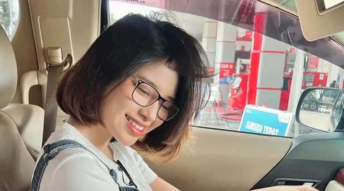 Gaya Rambut Ini Bisa Buat Wajah Bulat Terlihat Lebih Tirus