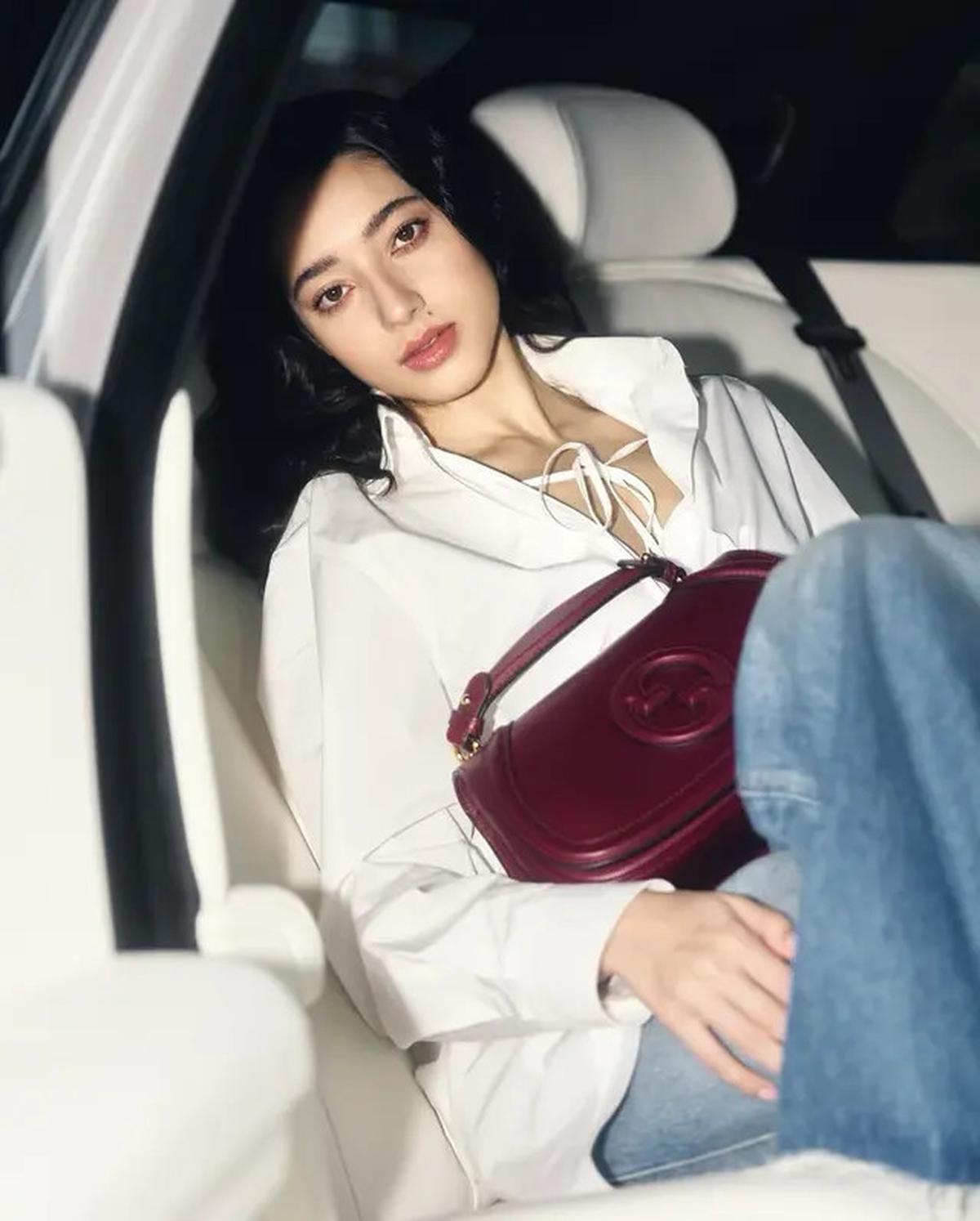 7 Pesona Ameera Khan Wanita Malaysia Kekasih Jefri Nichol, Model Internasional