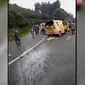 Kecelakaan maut ini terjadi diduga akibat bus mengalami rem blong. (Liputan 6 SCTV)