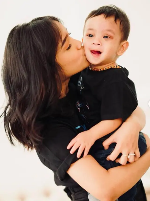 6 Momen Kedekatan Fuji dan Gala Sky