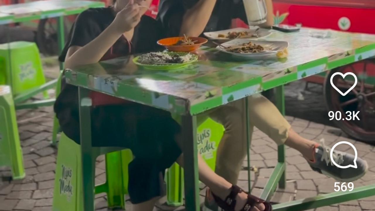 Potret Nagita Slavina Makan Dipinggir Jalan Bareng Raffi Ahmad, Pakai Sandal Seharga Rumah Kontrakan Setahun