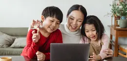 Peran orangtua menjadi penting dalam menumbuhkan empati dan membangun hubungan yang bermakna sejak dini. (Foto/Dok: Pexels)