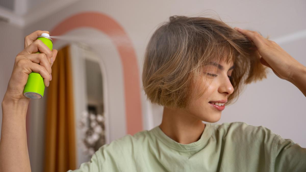 Bukan Cuma Bangun Tidur! Ini Produk yang Harus Dipakai untuk Messy Hair Look Alami dan Tahan Lama
