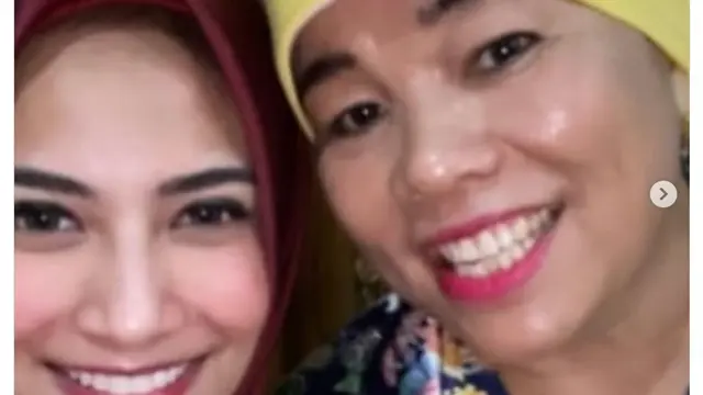 Dewi Zuhriati Ibunda Fuji Kenang Vanessa Angel