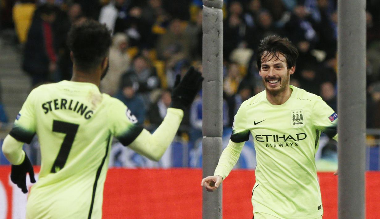 David Silva mencetak satu gol saat mengalahkan Dynamo Kiev 3-0 pada leg pertama babak 16 besar liga Champions di Stadion NSC Olimpiyski, Kiev, Ukraina, Rabu (25/2/2016)  dini hari WIB. (Reuters / Valentyn Ogirenko)