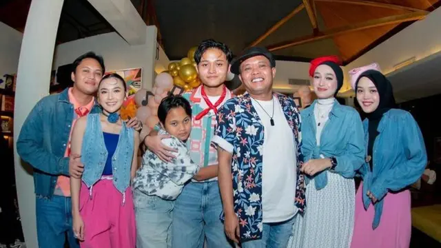 6 Adu Gaya Fashion Retro Seleb di Pesta Ultah Rizwan Anak Sule, Mahalini, Neona Ayu, hingga Leya Putri Ferry Maryadi