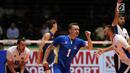 Pemain Timnas voli putra Kazakhstan, Roman Fartov bersorak saat melawan Korea Selatan di Semifinal Kejuaraan Voli Asia 2017 di GOR Tri Dharma, Gresik, Senin (31/7). Kazakhstan unggul 3-2. (Liputan6.com/Helmi Fithriansyah)