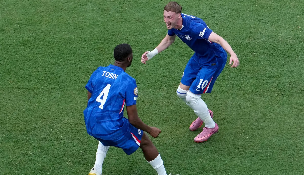 Cole Palmer menjadi bintang kemenangan Chelsea dengan memborong dua gol (menit ke-22 dan 30) untuk The Blues. (TIMOTHY A. CLARY/AFP)