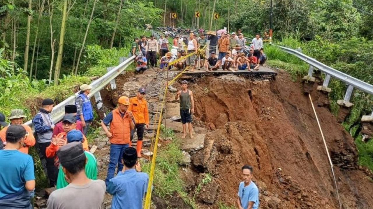 Pemkab Probolinggo Siapkan Jembatan Darurat Madakaripura Setelah Akses Terputus